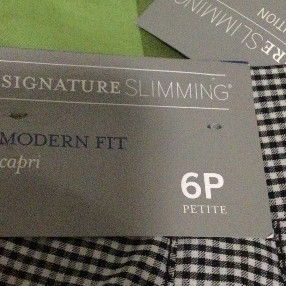 Signature slimming capri - Picture 4 of 6